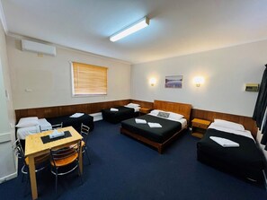 Desk, blackout drapes, iron/ironing board, free WiFi - Horsham Motel (Horsham)