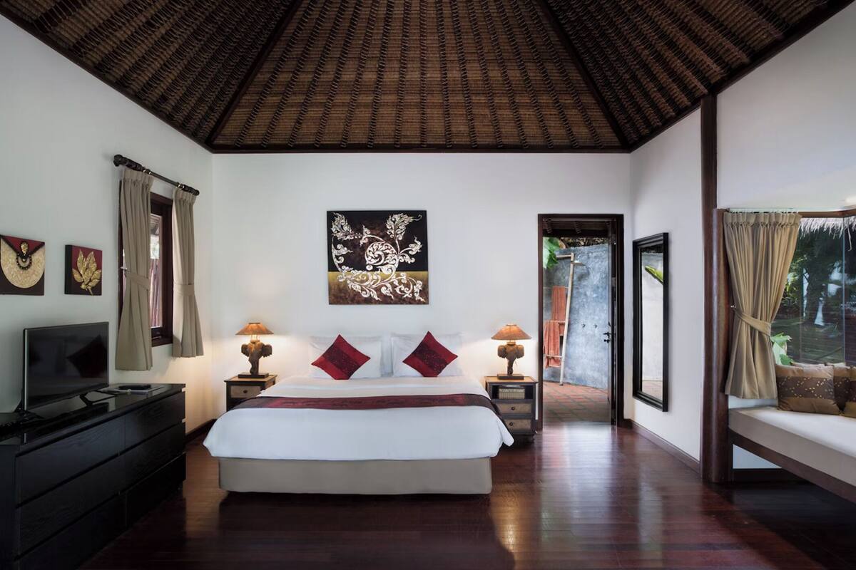 Balinese Luxury Beachfront Row 2