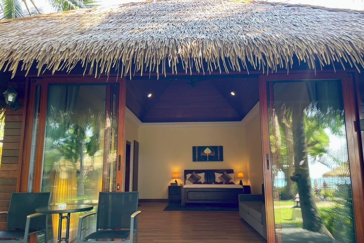 Balinese Luxury Ocean View | In-room safe, blackout drapes, free cribs/infant beds, rollaway beds
