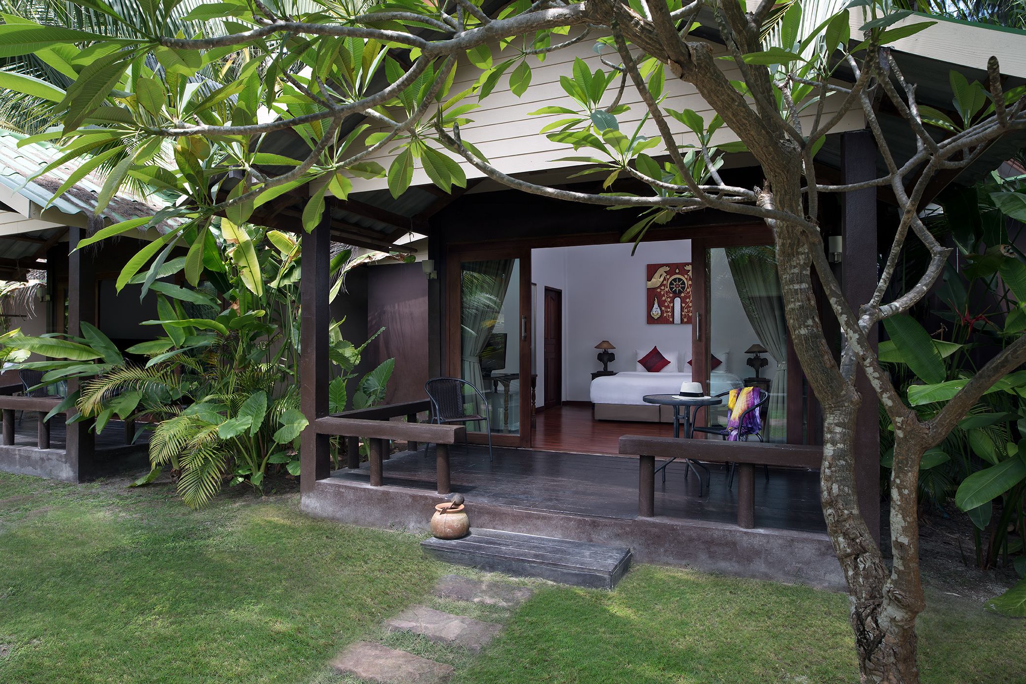 garden wing bungalow | in-room safe, blackout curtains, free cots/infant beds, rollaway beds