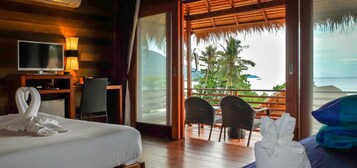 In-room safe, desk, laptop workspace, rollaway beds