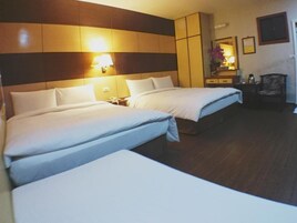 Escritorio, camas plegables/adicionales, wifi gratis y ropa de cama