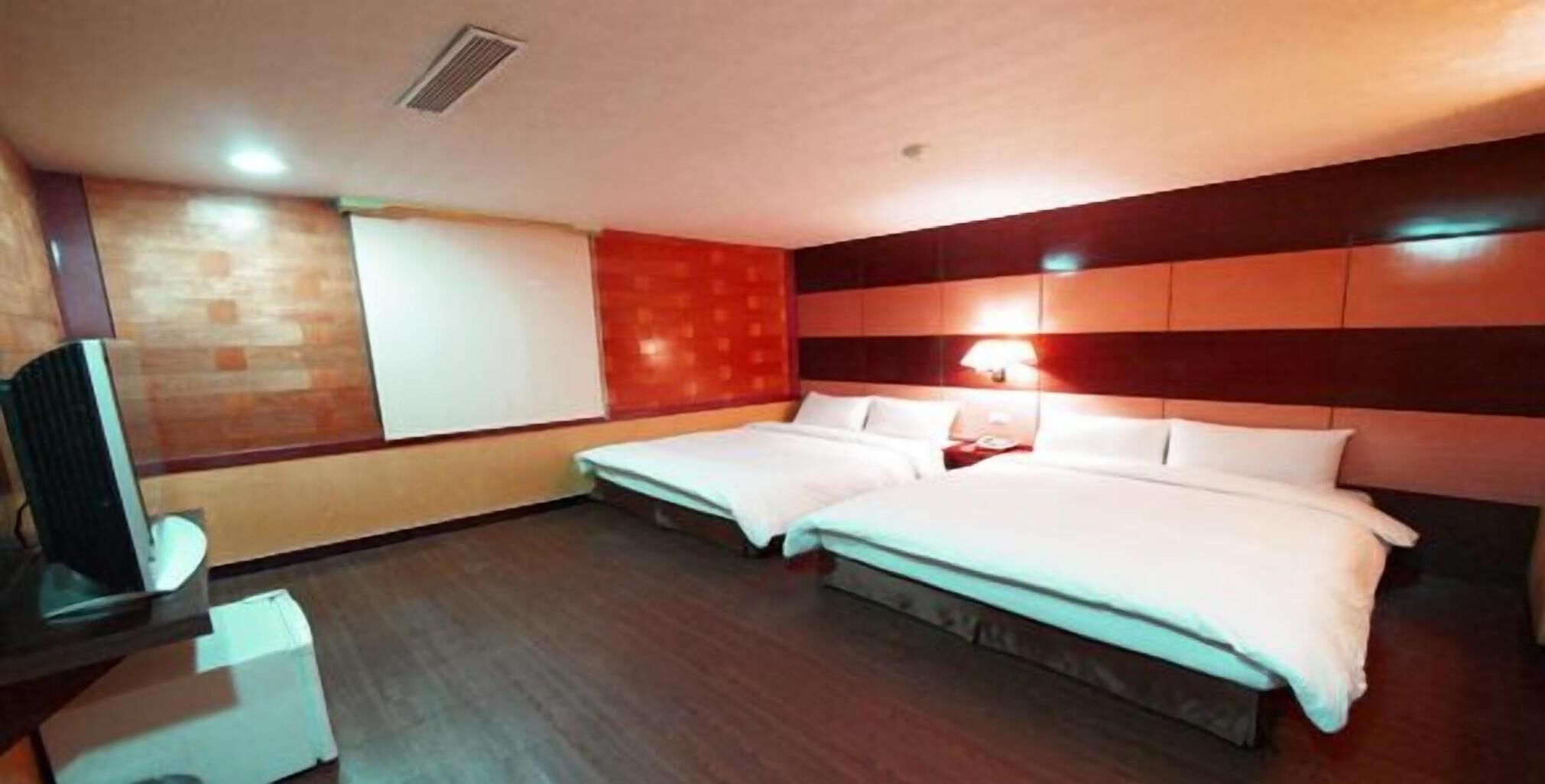 Desk, rollaway beds, free WiFi, bed sheets