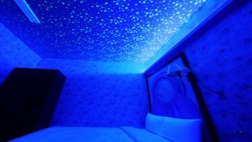 Phòng đôi Tiêu chuẩn, 1 giường đôi | Bàn, giường gấp/giường phụ (phụ phí)