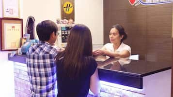Mostrador de check-in y check-out