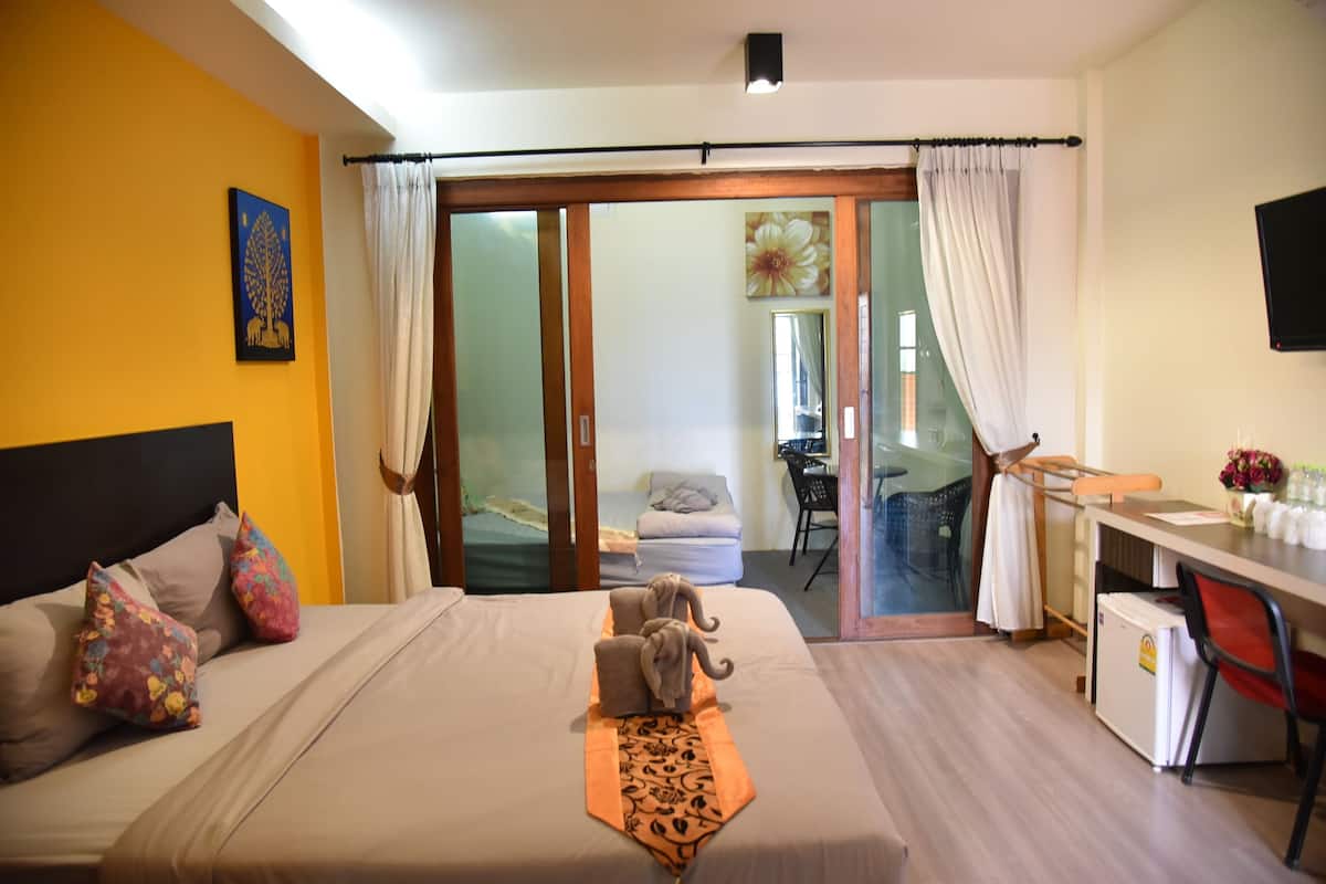 Family Room (Deluxe Family Room) | Peti besi dalam bilik, meja, katil lipat simpan/tambahan, Wi-fi percuma 
