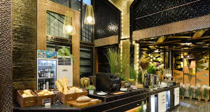 Media Hotel & Residence