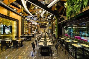 Se sirven desayunos, almuerzos y cocina local e internacional 