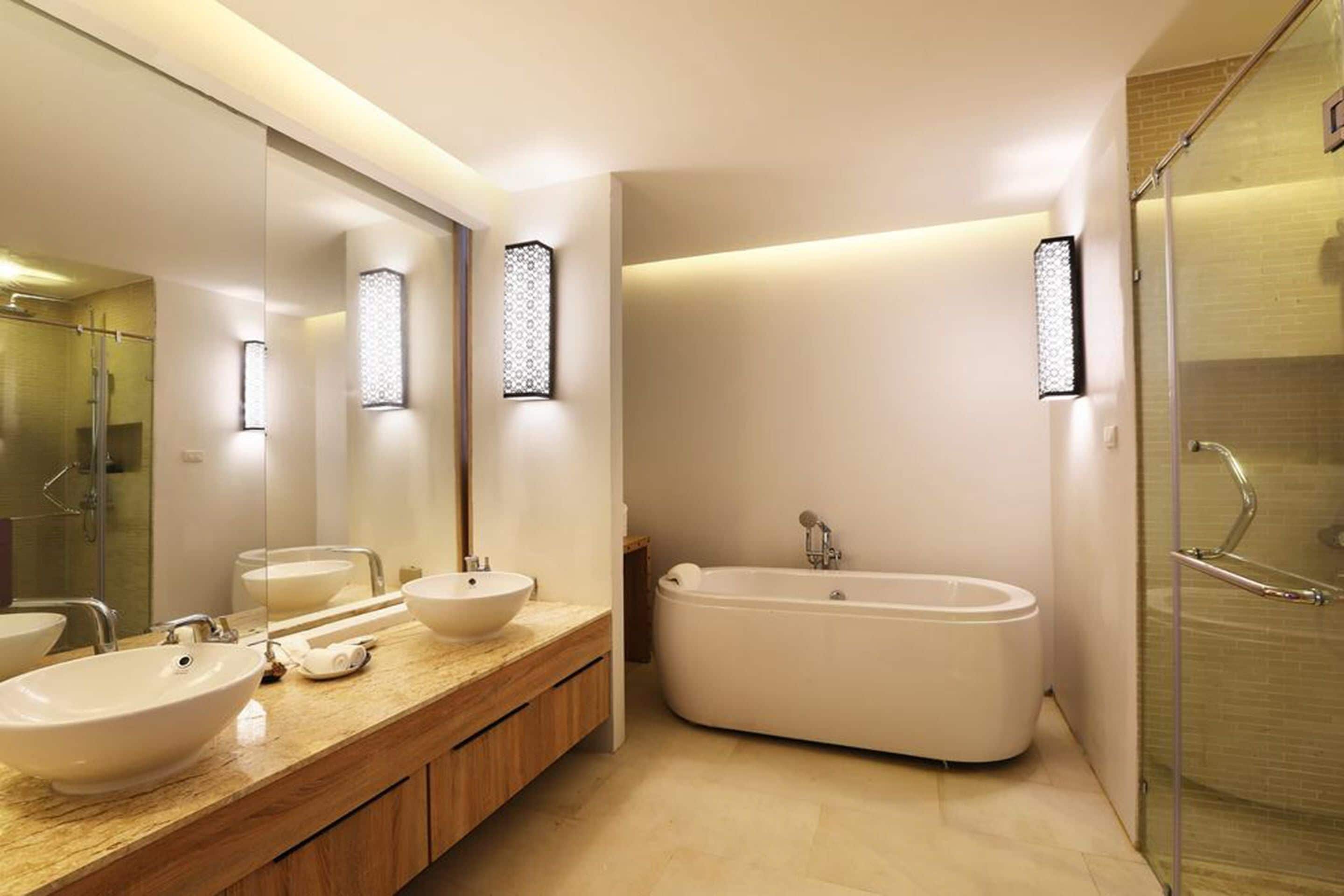 deluxe pool access double room | bathroom | free toiletries, hair dryer, bathrobes, slippers