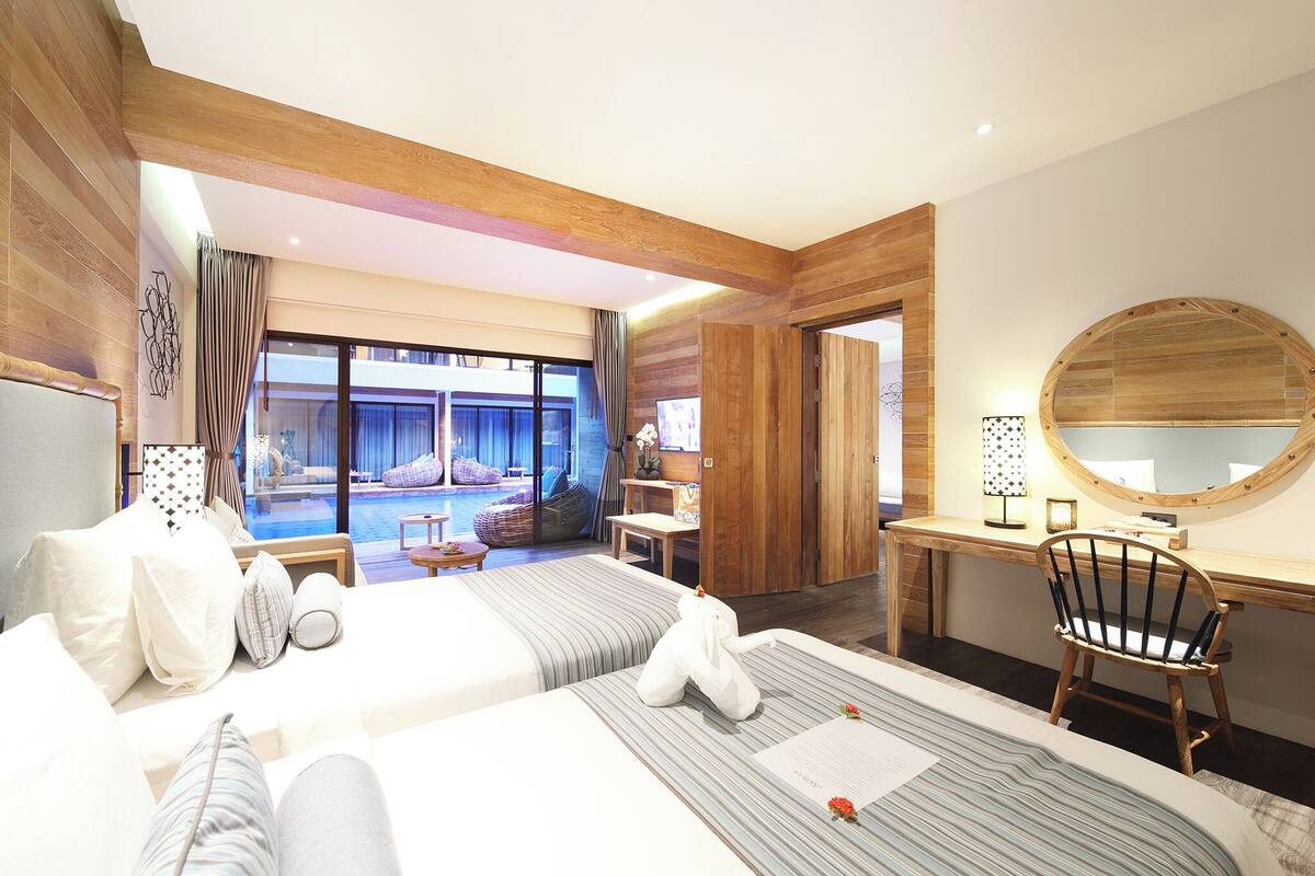 superior pool access twin room | 1 bedroom, minibar, in-room safe, desk