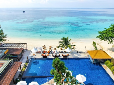 Exterior. Akira Lipe Resort