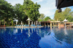 3 piscinas al aire libre