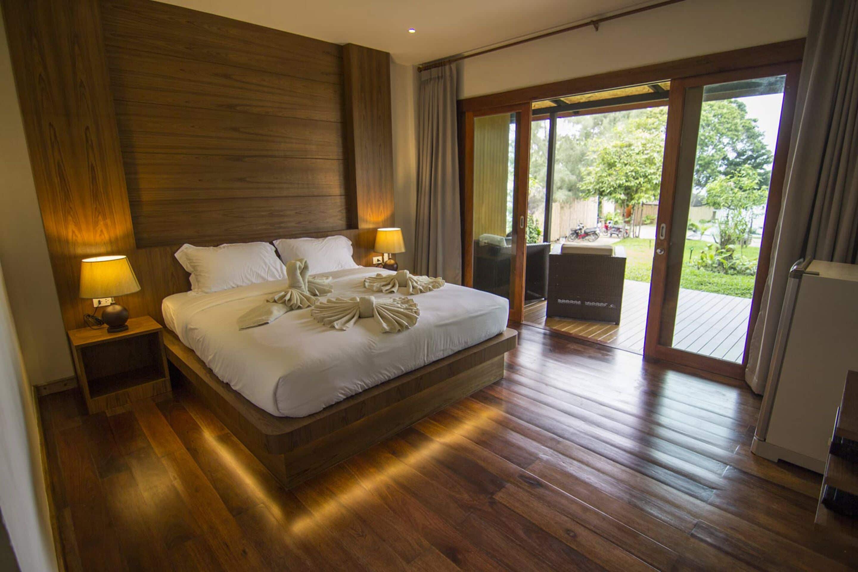 grand deluxe room | 1 bedroom, free minibar items, in-room safe, individually decorated