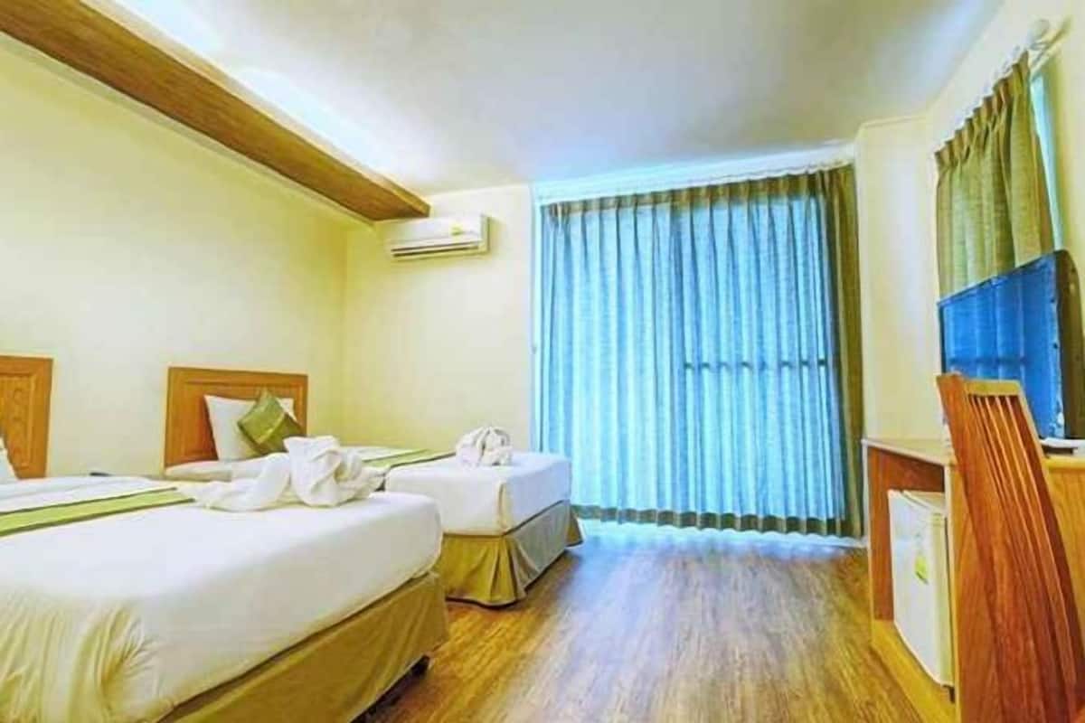 In-room safe, desk, blackout curtains, free WiFi