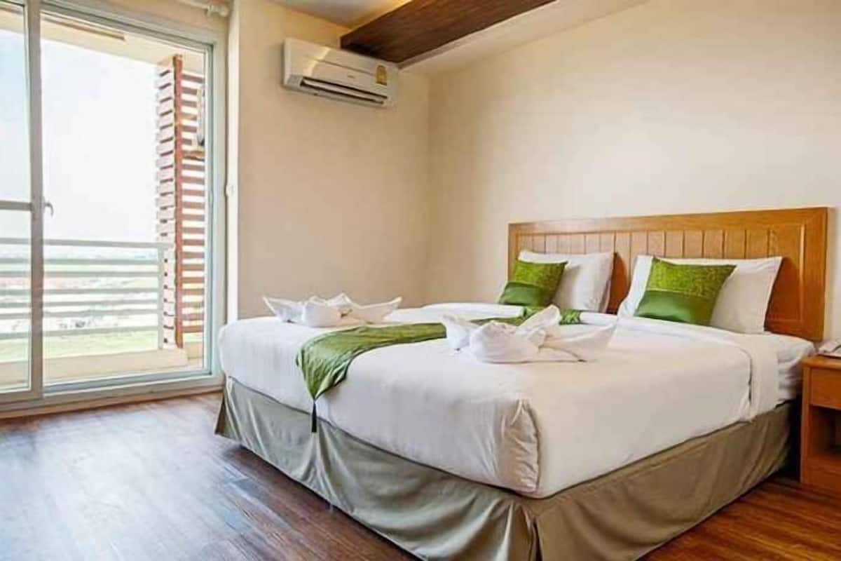 In-room safe, desk, blackout curtains, free WiFi
