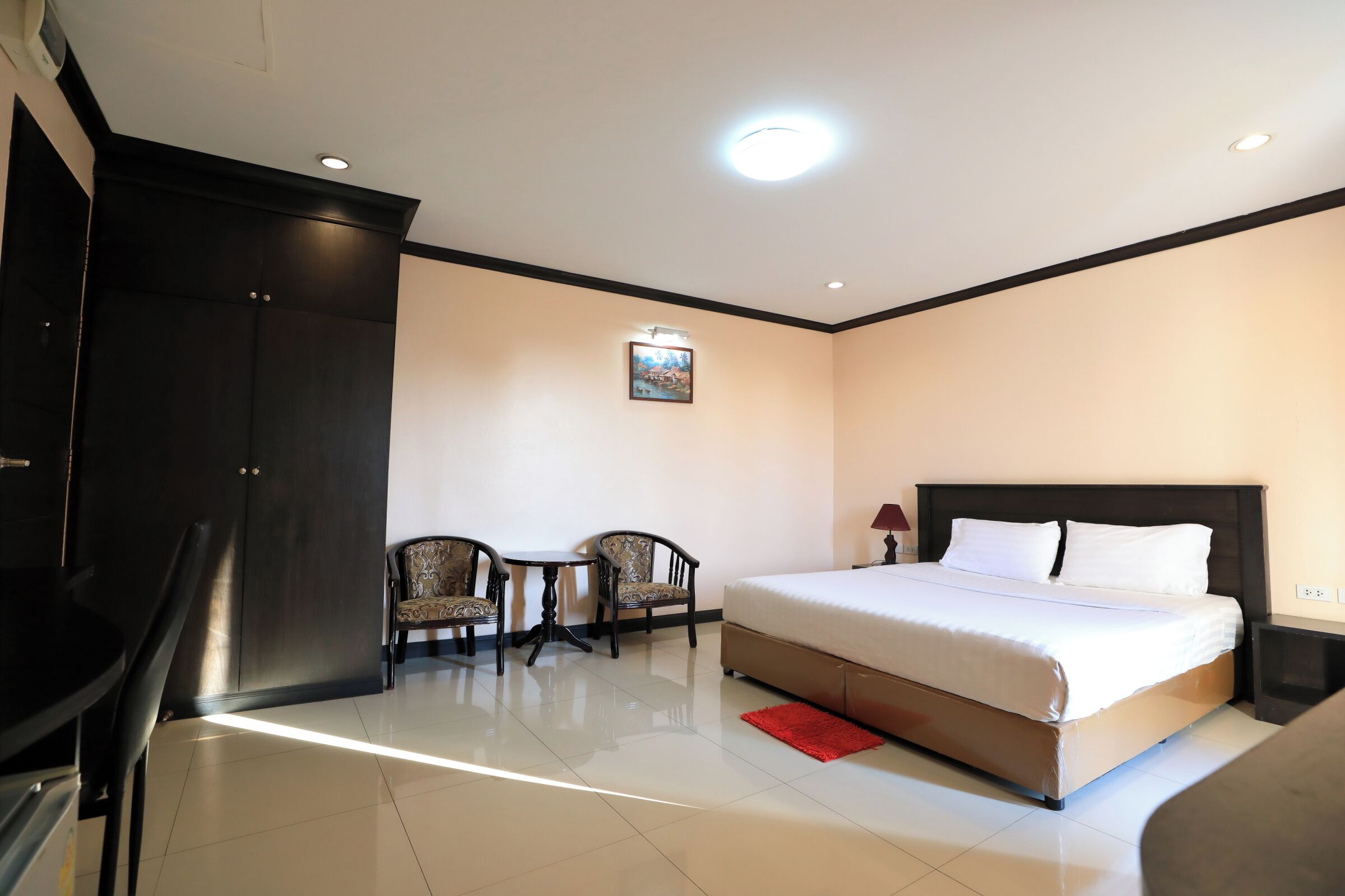 standard room, 1 king bed | 1 bedroom, desk, laptop workspace, blackout curtains