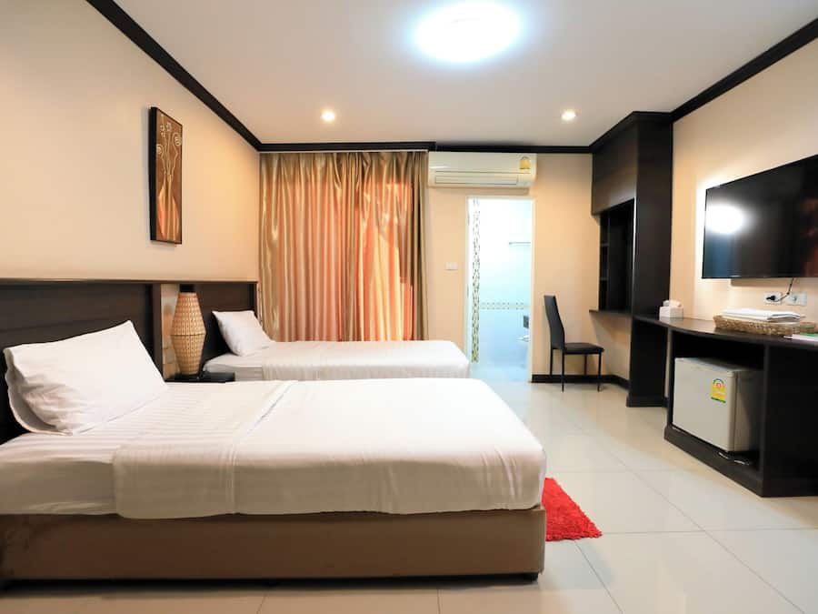 Standard Room, Twin Bed | Desk, laptop workspace, blackout curtains, soundproofing