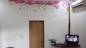 Deluxe Double Room, 1 Double Bed, City View | Living room - Hotel Ritz (Pune)