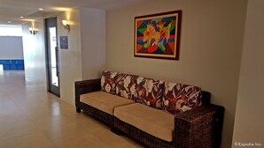 Interior - Manhattan Suites Inn (Dumaguete)
