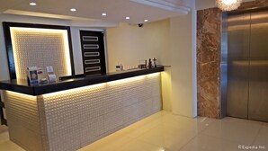 Reception - Manhattan Suites Inn (Dumaguete)