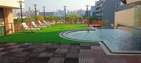 Outdoor pool, pool loungers