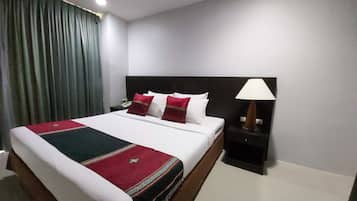 Suite, 1 Bedroom | In-room safe, desk, cribs/infant beds, rollaway beds