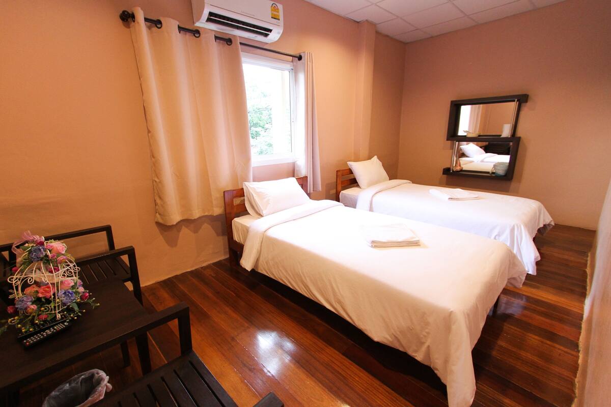 Superior Twin Bed Room