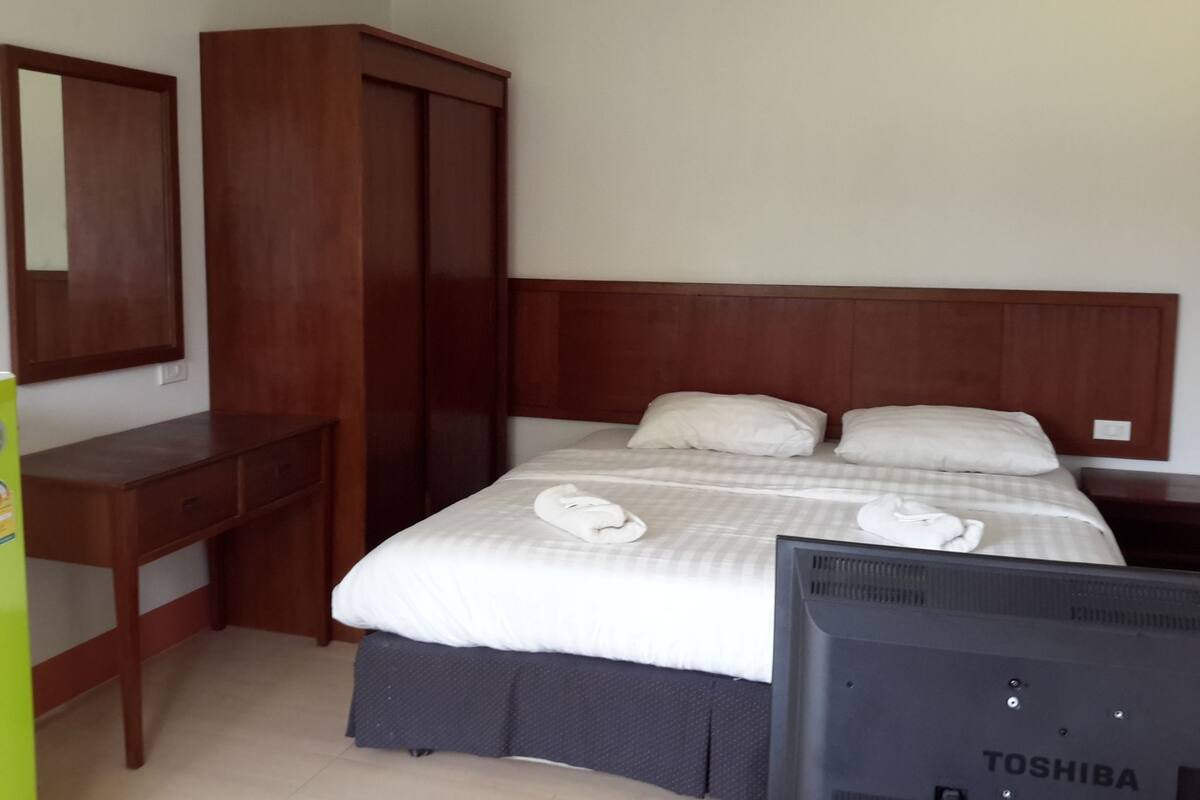 Deluxe B Studio | Free WiFi