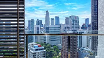 Three Bedroom Suite - Twin Tower with Pool View | View from room