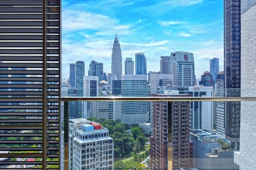 Sunday Hotel Near Petronas Twin Tower (Formerly Suasana Suites)