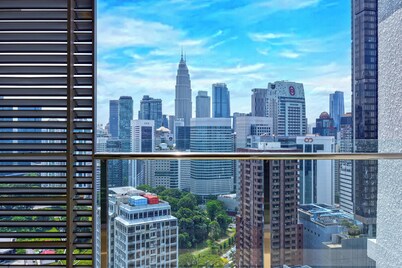 Sunday Hotel Near Petronas Twin Tower (Formerly Suasana Suites)