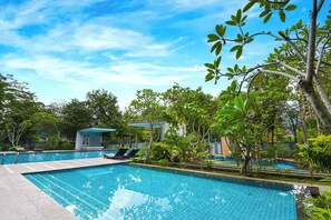 Outdoor pool - Sunday Hotel Near Petronas Twin Tower (Formerly Suasana Suites) (Kuala Lumpur)