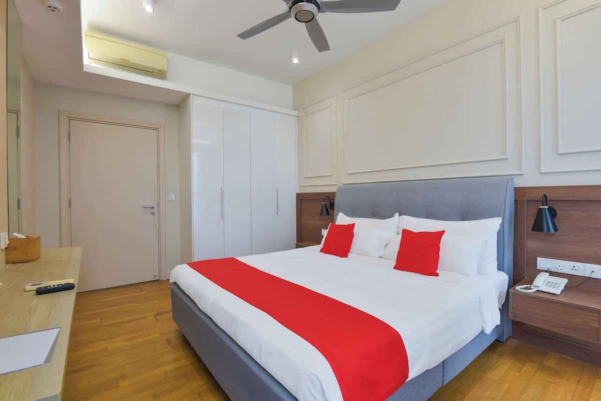 One Bedroom Suite | 1 dormitorio, caja fuerte, escritorio