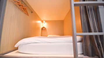Iron/ironing board, free WiFi, bed sheets