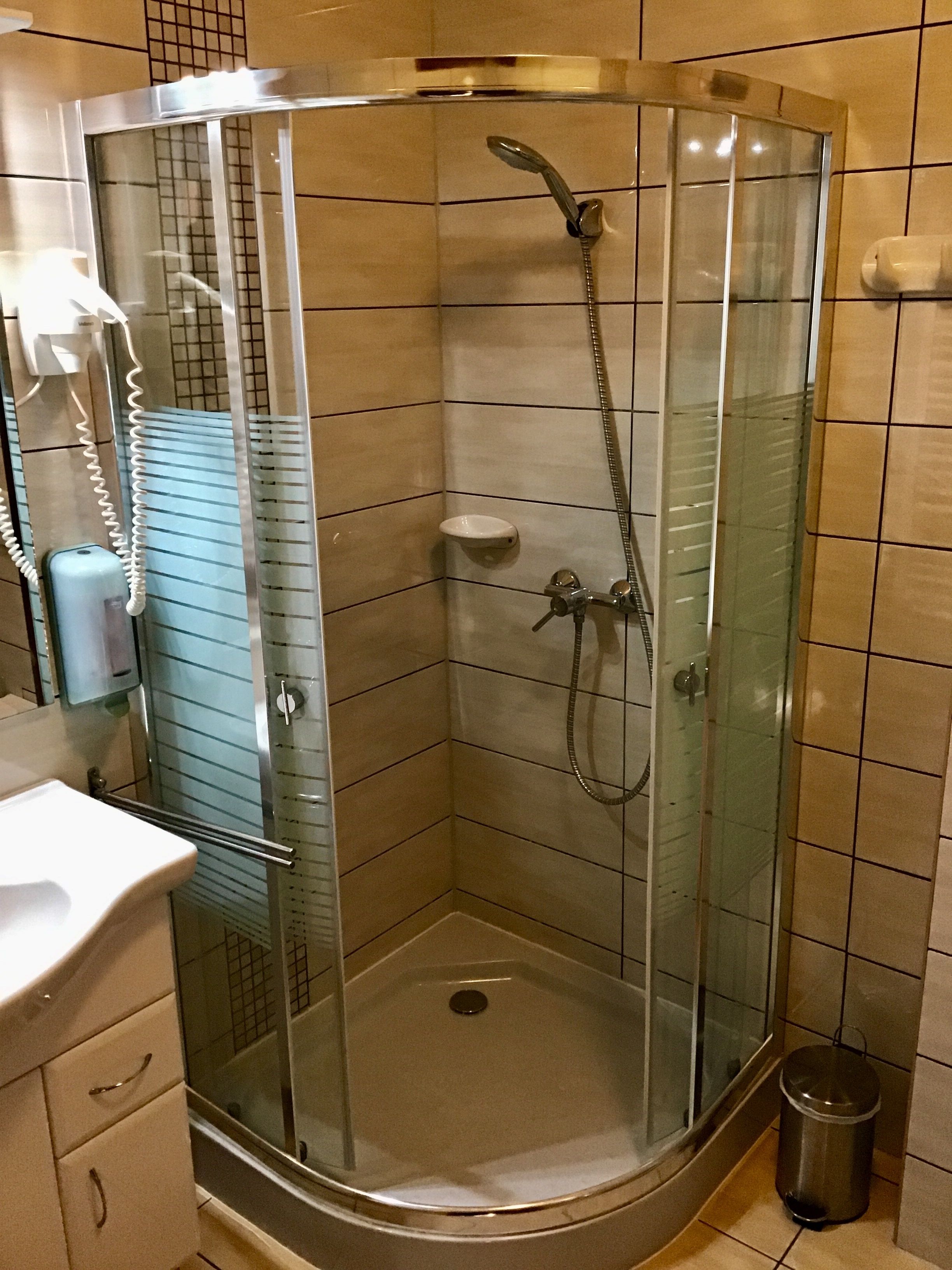 double room single use | bathroom shower