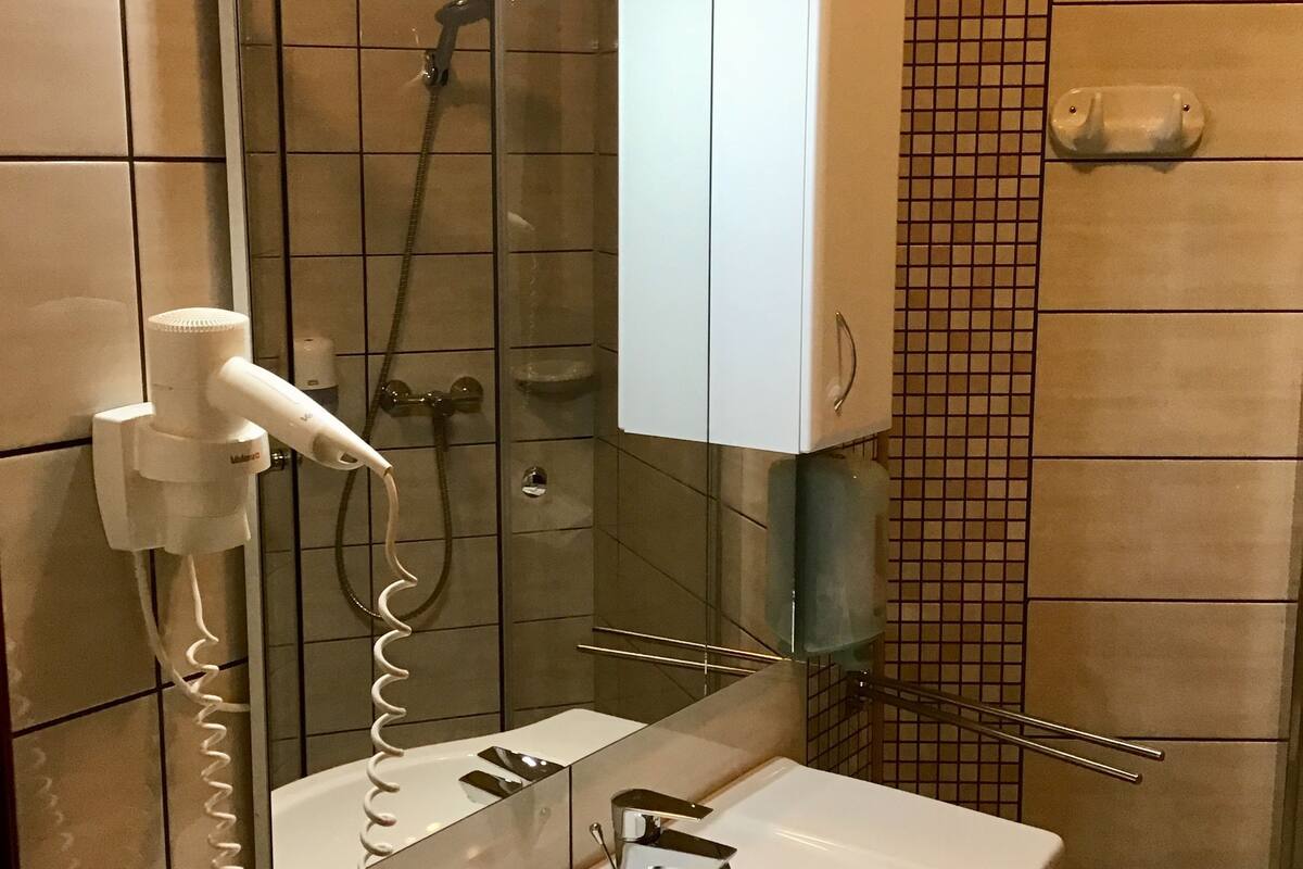 triple room, balcony | bathroom | shower, free toiletries, hair dryer, towels