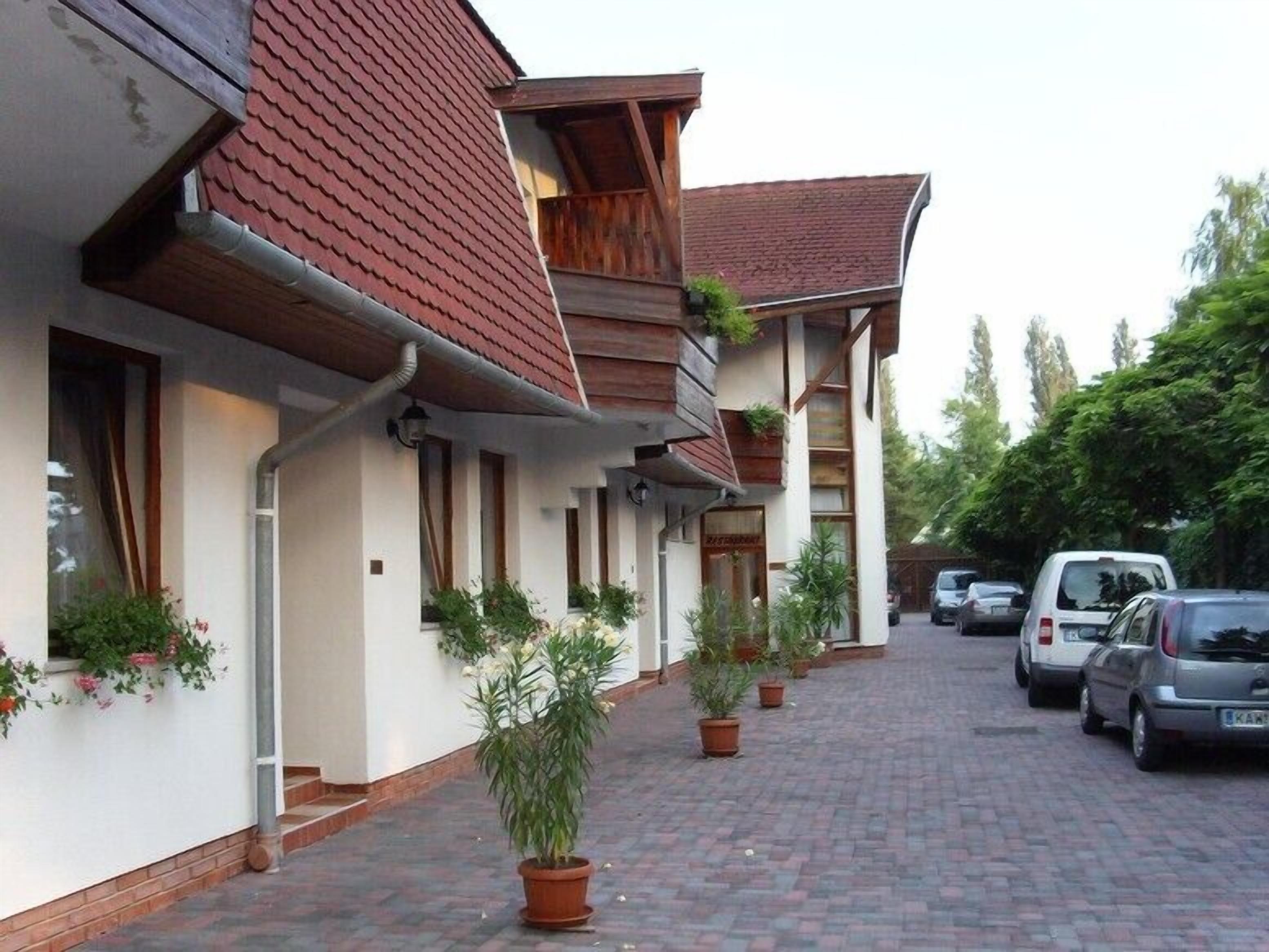 self-parking (surcharge) 5 per night