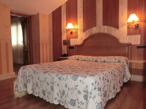 Suite | Escritorio, cortinas opacas, sistema de insonorización y cunas gratuitas