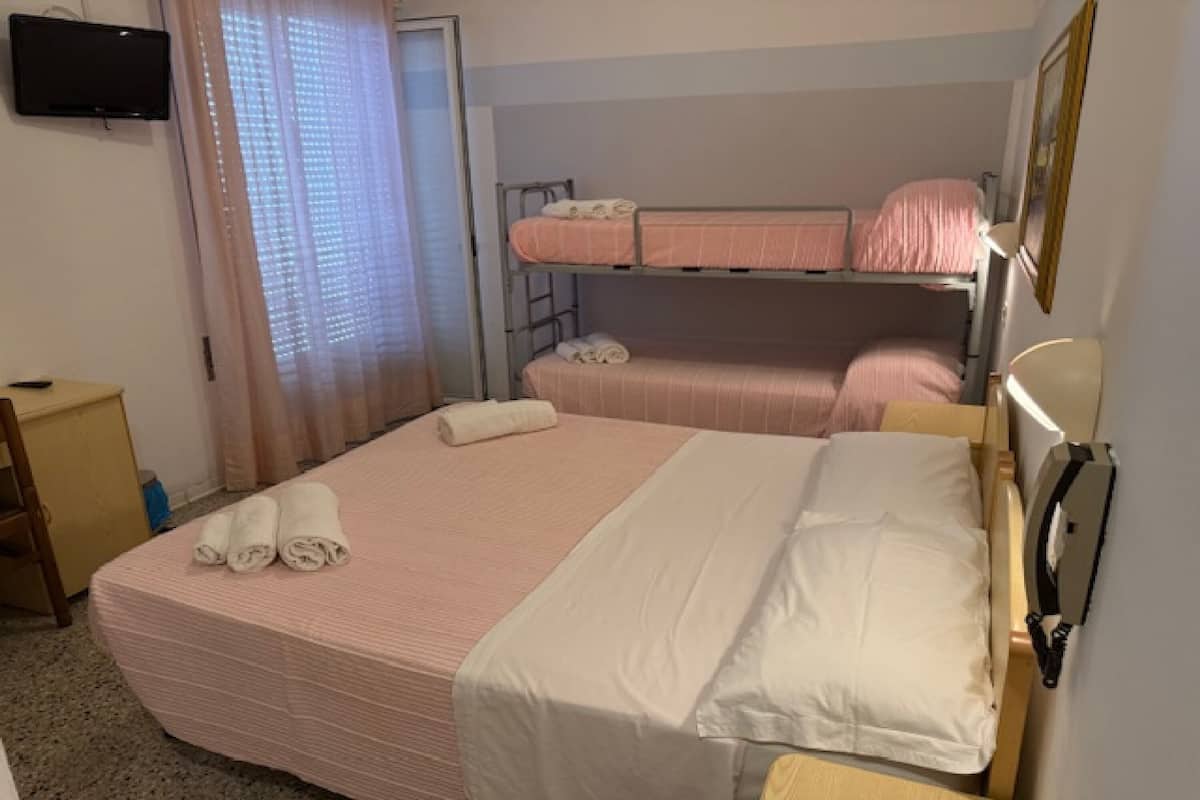 Classic Quadruple Room