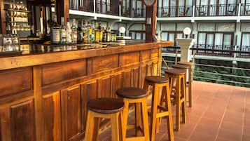 Bar (en el alojamiento)