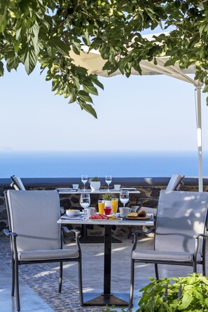 Se sirven desayunos, comidas, cenas y cocina mediterránea