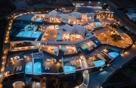 Exterior. Amber Light Villas Santorini