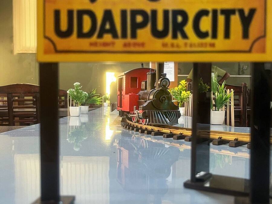 Se sirven almuerzos y cenas, cocina india