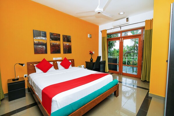 Habitación doble Deluxe | Minibar, escritorio, tabla de planchar con plancha y wifi gratis 