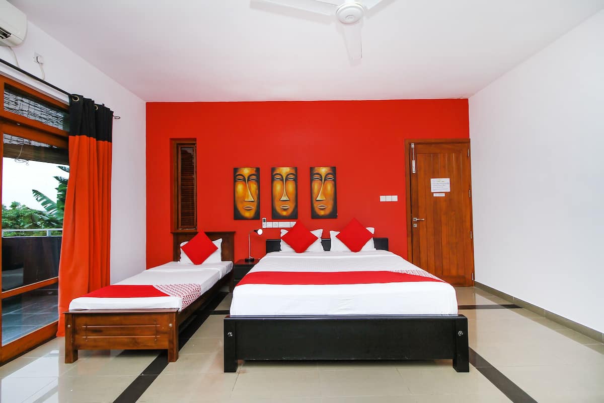 Minibar, desk, iron/ironing board, free WiFi