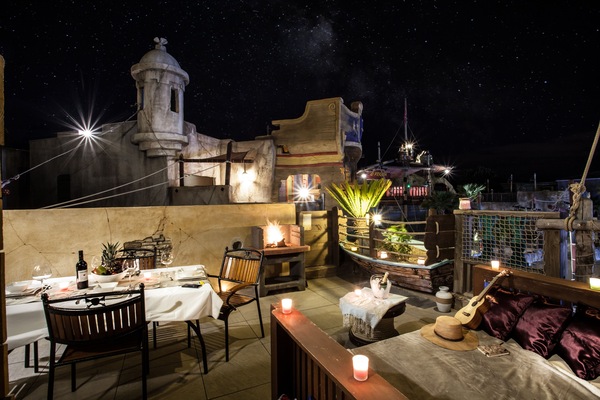 Suite "Pirates" 4 people (1 room and 1 sofa bed in the living room) | Outdoor dining