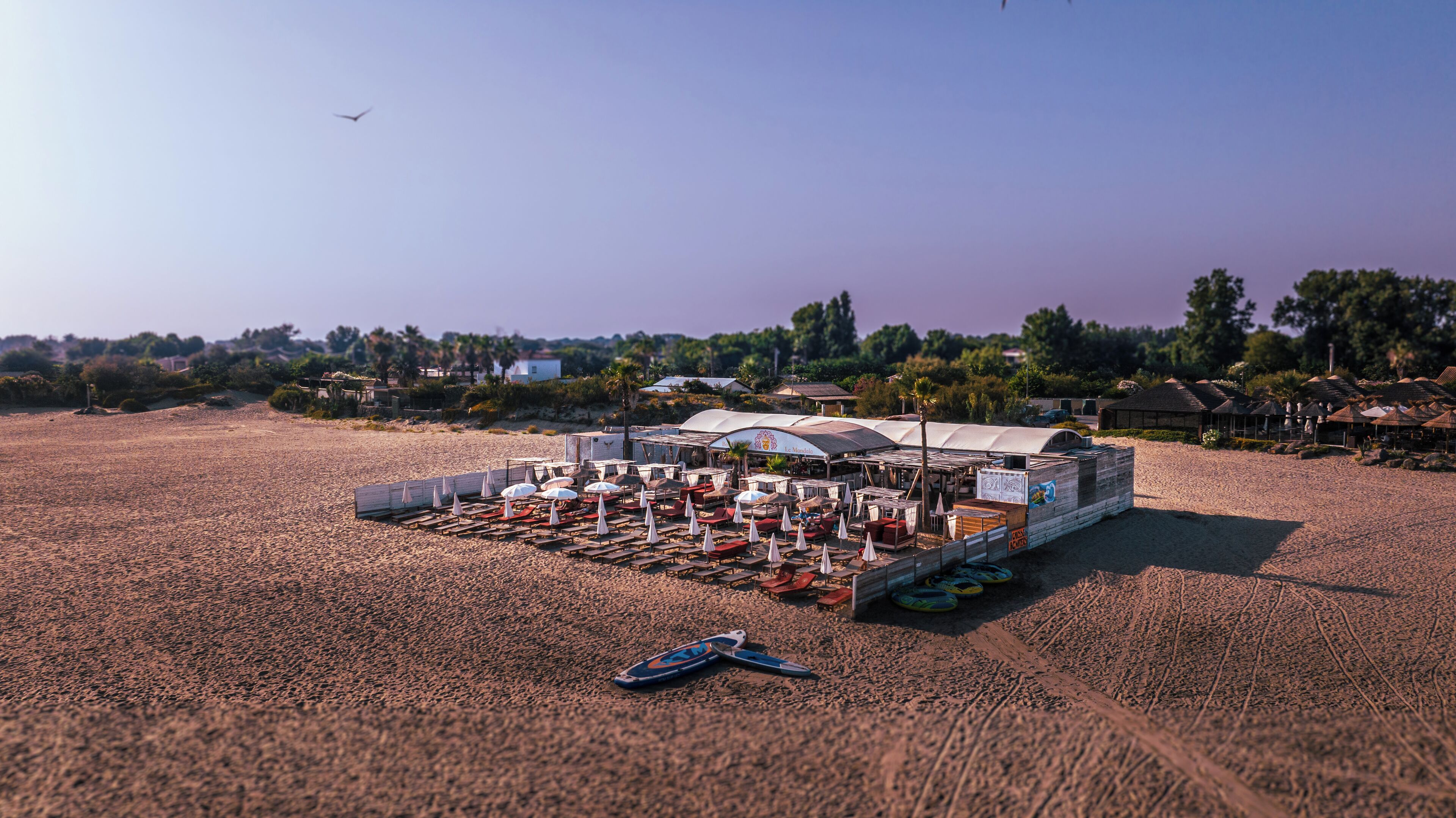 seasonal outdoor pool, open 10:00 am to 7:00 pm, pool umbrellas
