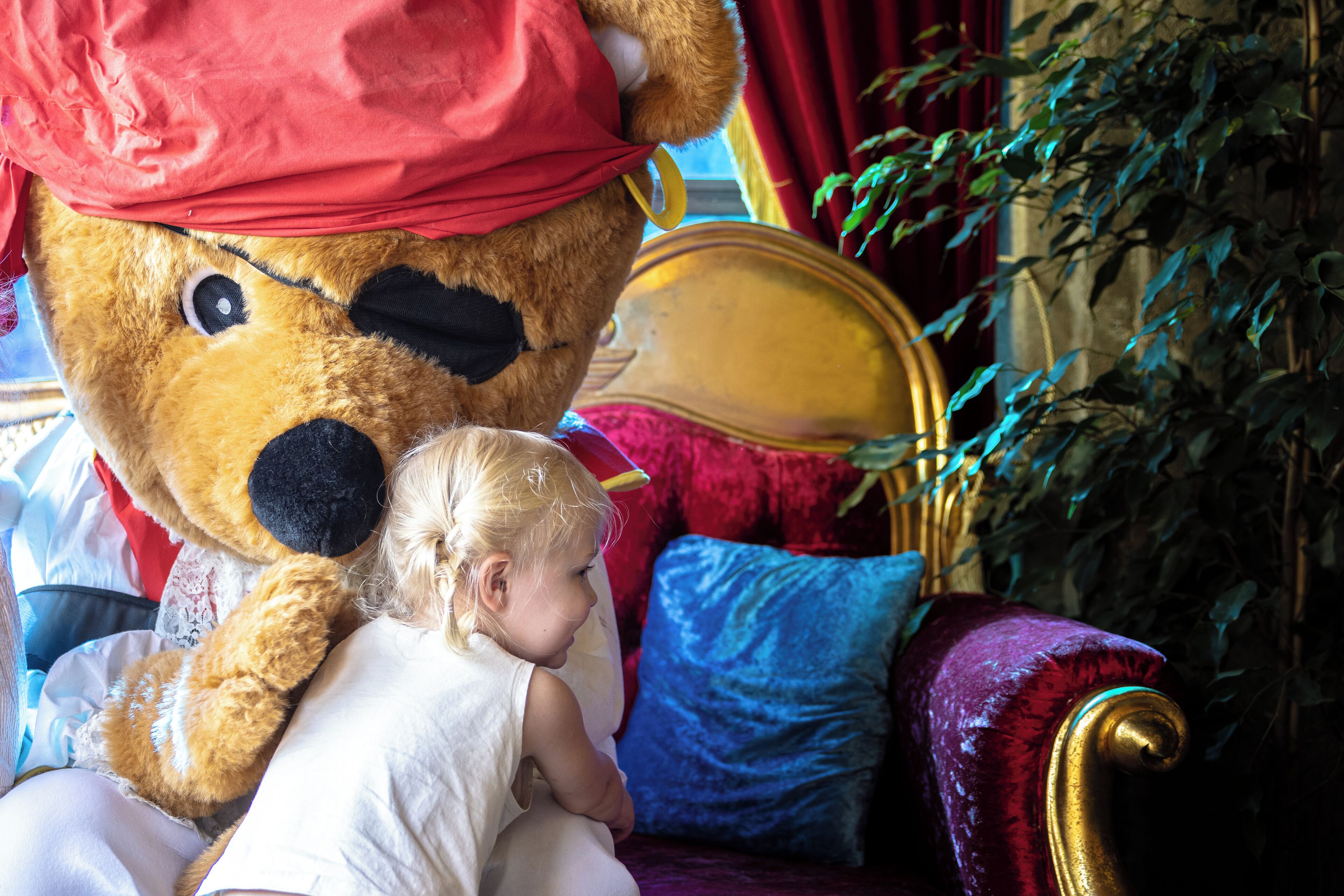 french cuisine, pool views