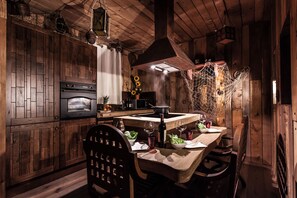 スイート クイーンベッド 1 台ソファーベッド付き (Pirate) | 1 室のベッドルーム、高級寝具、ミニバー、セーフティボックス (室内)