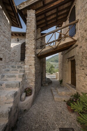 View from property - Relais Borgo Campello (Campello sul Clitunno)